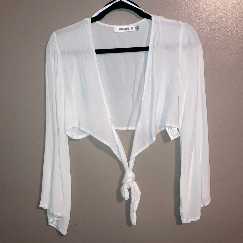 White crinkle tie front crop top